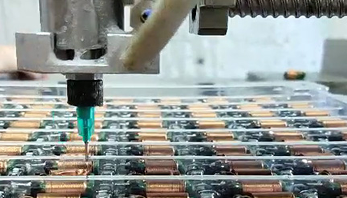 【橡膠型膠粘劑】應用中出現氣泡的原因？如何去避免及解決？